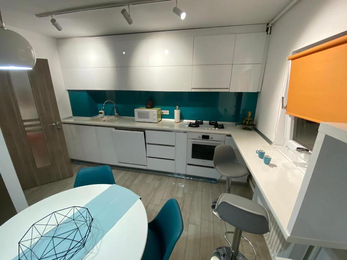 קריובה Beautiful Modern Apartment מראה חיצוני תמונה