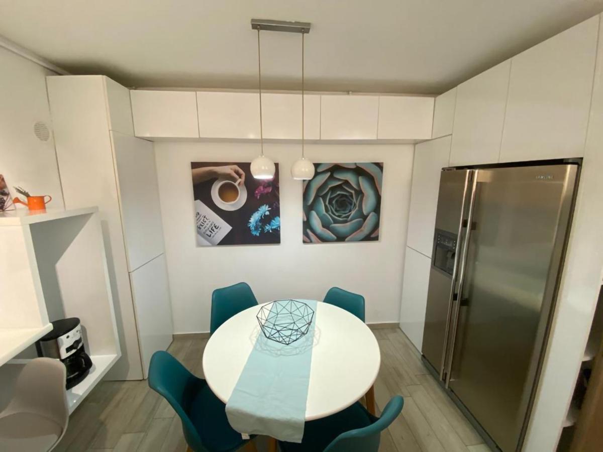 קריובה Beautiful Modern Apartment מראה חיצוני תמונה