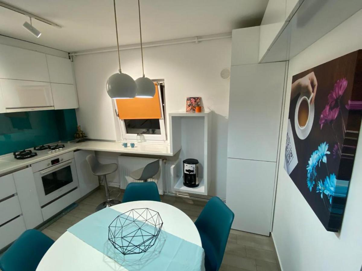 קריובה Beautiful Modern Apartment מראה חיצוני תמונה