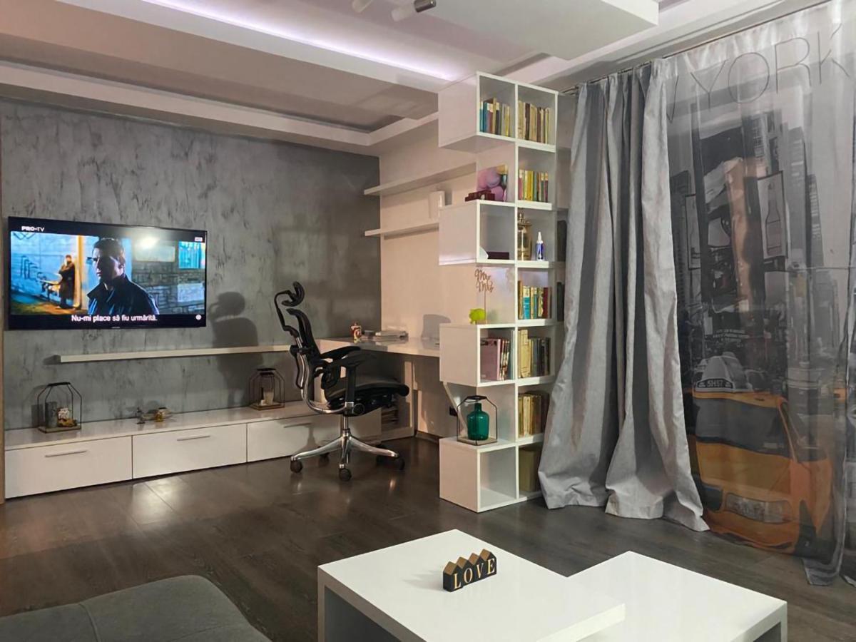 קריובה Beautiful Modern Apartment מראה חיצוני תמונה