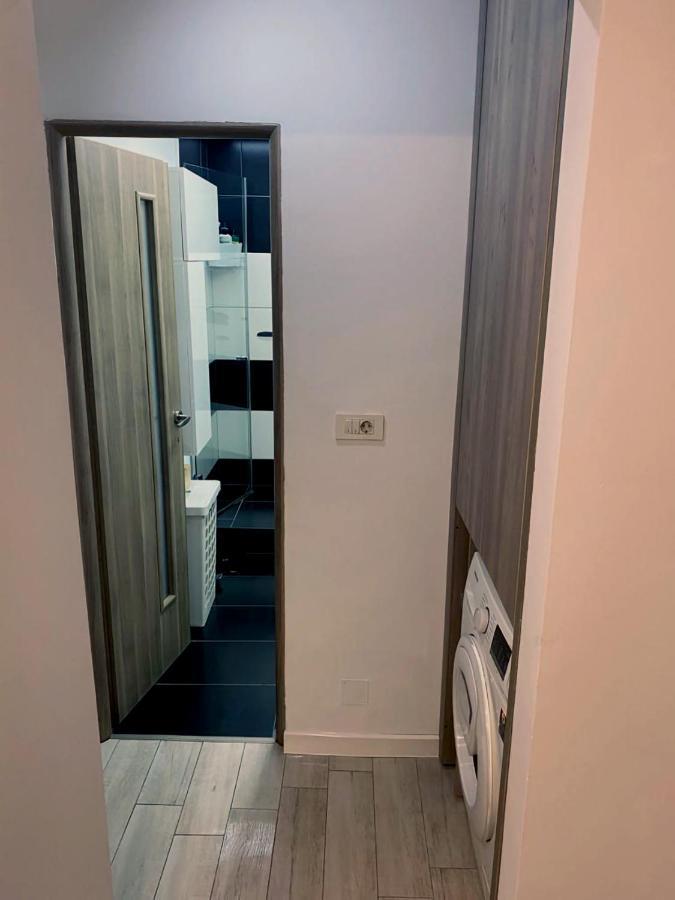 קריובה Beautiful Modern Apartment מראה חיצוני תמונה